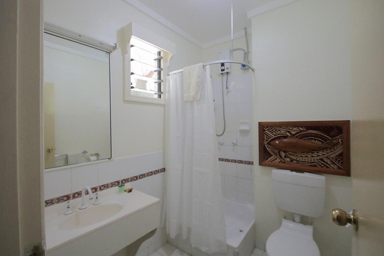 Gizo Hotel Buitenkant foto